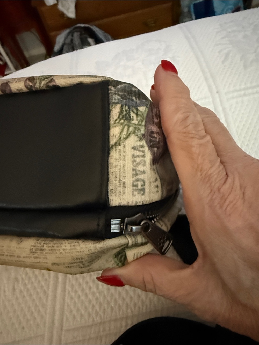 Patricia Nash Beige Floral Print Crossbody with Black Strap - Picture 9 of 16